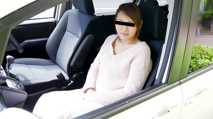 I feel like everyone is watching the inside of the car, and I can’t stop pounding Mai Hazuki